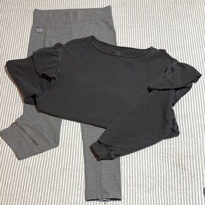 Aerie Bundle Black Ruffle Sleeve Sweatshirt Small with Gray NWT Leggings Medium